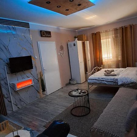 Apartman Iva ซาเยชาร์ ภายนอก รูปภาพ